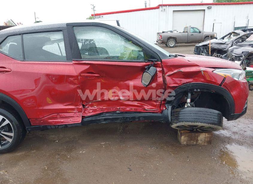 Photo 6 of 2018 Nissan Kicks SV (VIN 3N1CP5CU7JL501916)