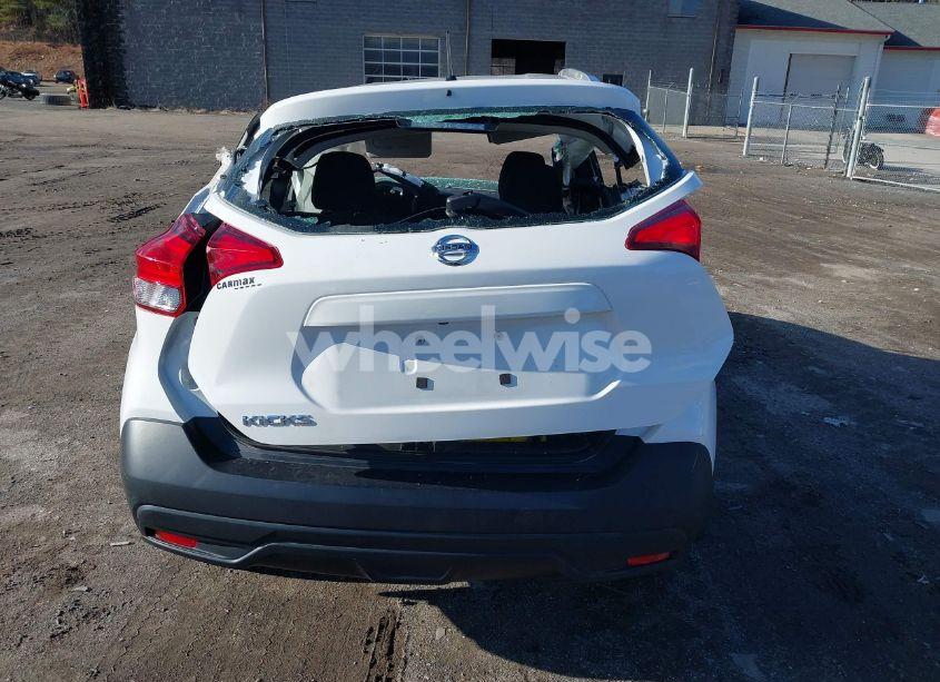 Photo 15 of 2018 Nissan Kicks S (VIN 3N1CP5CU7JL532647)