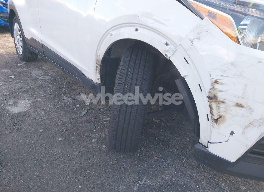 Photo 18 of 2018 Nissan Kicks S (VIN 3N1CP5CU7JL532647)