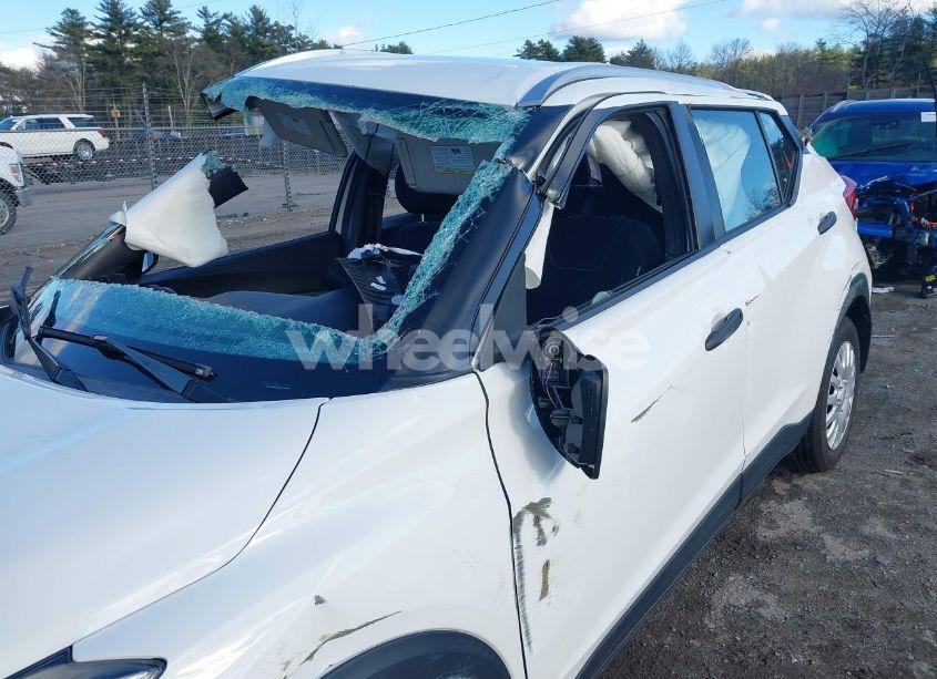 Photo 19 of 2018 Nissan Kicks S (VIN 3N1CP5CU7JL532647)