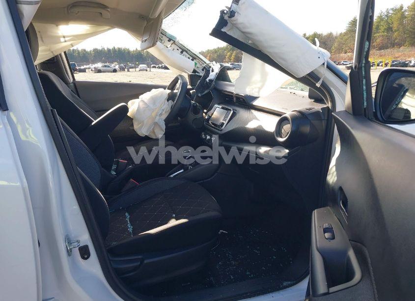 Photo 5 of 2018 Nissan Kicks S (VIN 3N1CP5CU7JL532647)