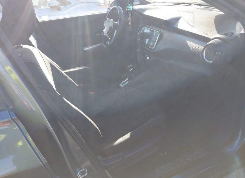 Photo 5 of 2018 Nissan Kicks SV (VIN 3N1CP5CU7JL542921)