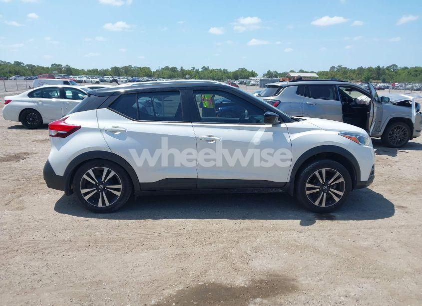 Photo 14 of 2018 Nissan Kicks SV (VIN 3N1CP5CU7JL543146)