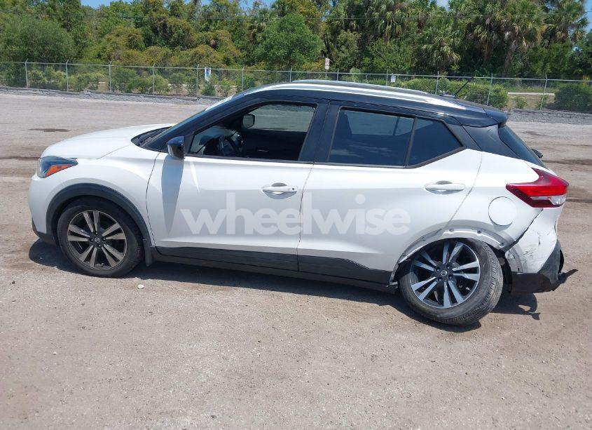 Photo 15 of 2018 Nissan Kicks SV (VIN 3N1CP5CU7JL543146)