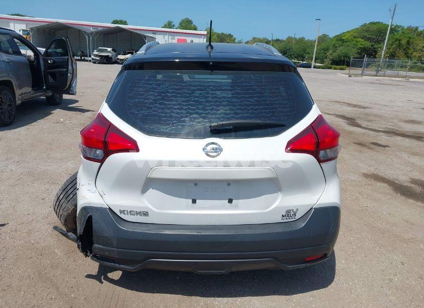Photo 17 of 2018 Nissan Kicks SV (VIN 3N1CP5CU7JL543146)