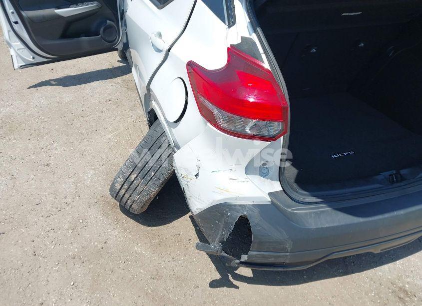 Photo 6 of 2018 Nissan Kicks SV (VIN 3N1CP5CU7JL543146)