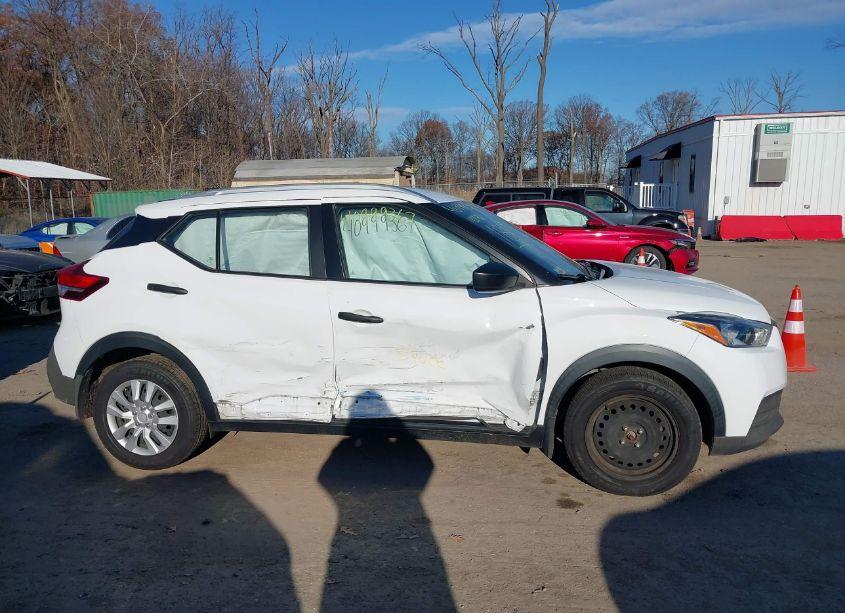 Photo 13 of 2019 Nissan Kicks S (VIN 3N1CP5CU7KL522718)