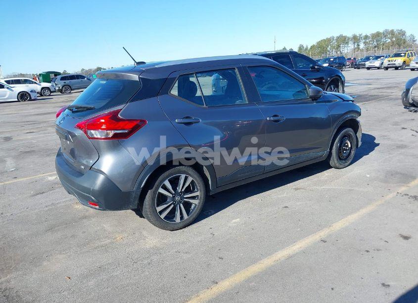 Photo 4 of 2019 Nissan Kicks SV (VIN 3N1CP5CU7KL528115)