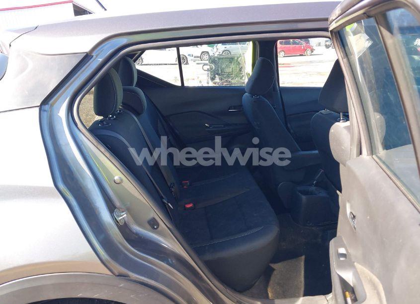 Photo 8 of 2019 Nissan Kicks SV (VIN 3N1CP5CU7KL528115)