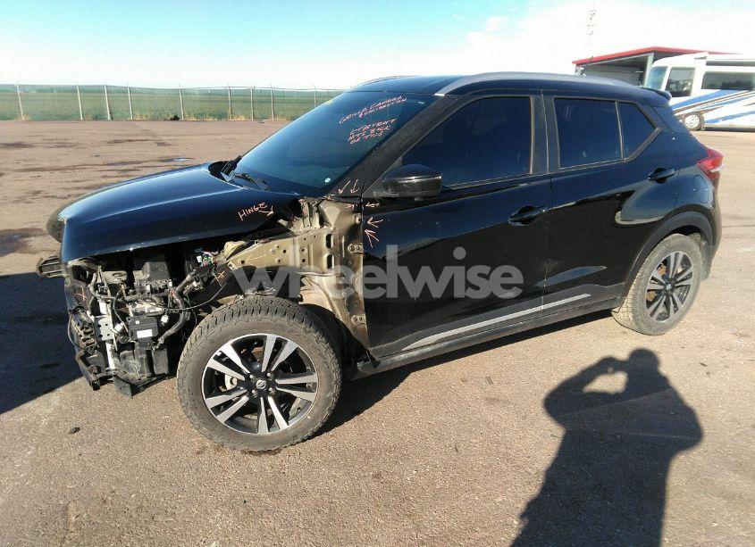 Photo 2 of 2019 Nissan Kicks SR (VIN 3N1CP5CU7KL535128)