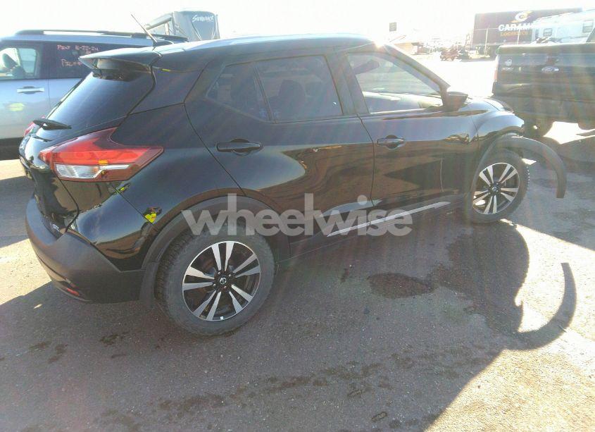 Photo 4 of 2019 Nissan Kicks SR (VIN 3N1CP5CU7KL535128)