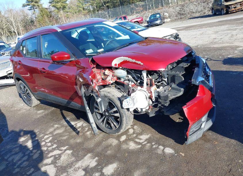 2019 Nissan Kicks SV (VIN 3N1CP5CU7KL544458) main photo