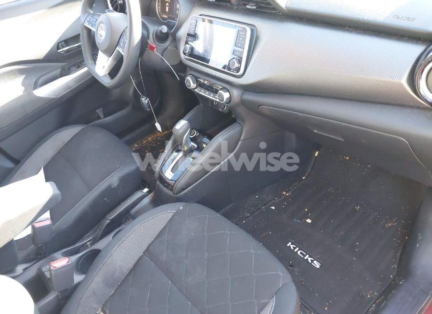 Photo 5 of 2019 Nissan Kicks SV (VIN 3N1CP5CU7KL544458)