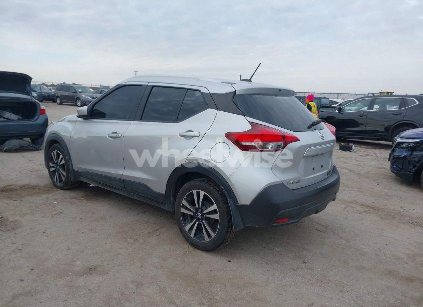 Photo 3 of 2019 Nissan Kicks SV (VIN 3N1CP5CU7KL544735)