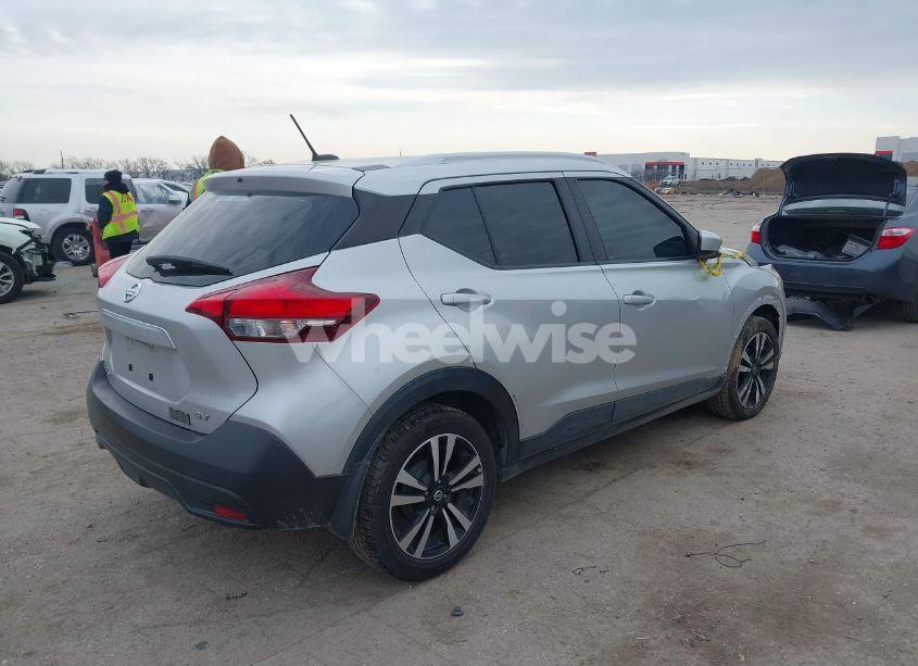 Photo 4 of 2019 Nissan Kicks SV (VIN 3N1CP5CU7KL544735)