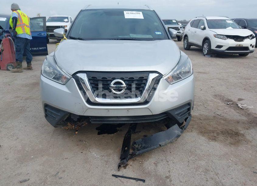 Photo 6 of 2019 Nissan Kicks SV (VIN 3N1CP5CU7KL544735)