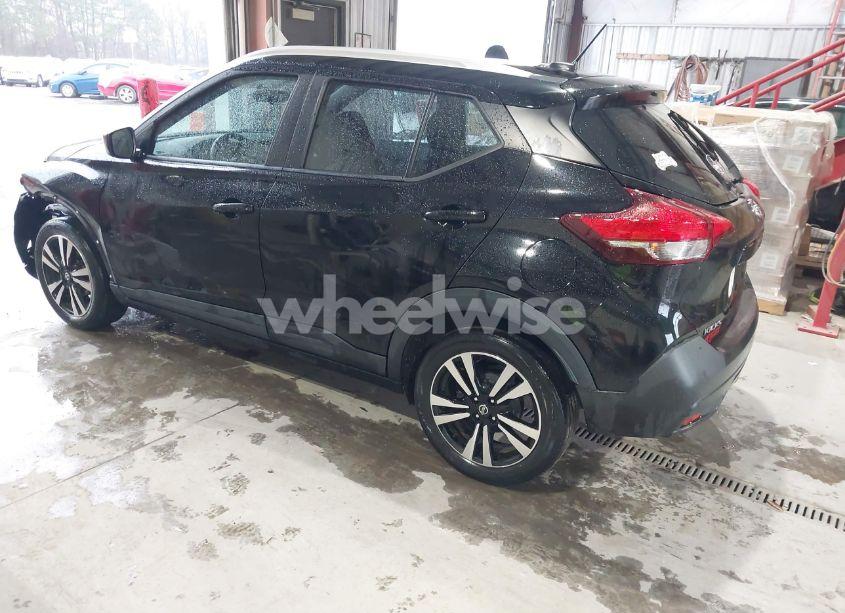 Photo 3 of 2019 Nissan Kicks SV (VIN 3N1CP5CU7KL550163)