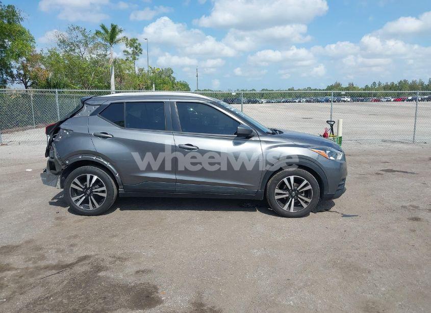 Photo 14 of 2019 Nissan Kicks SV (VIN 3N1CP5CU7KL551975)