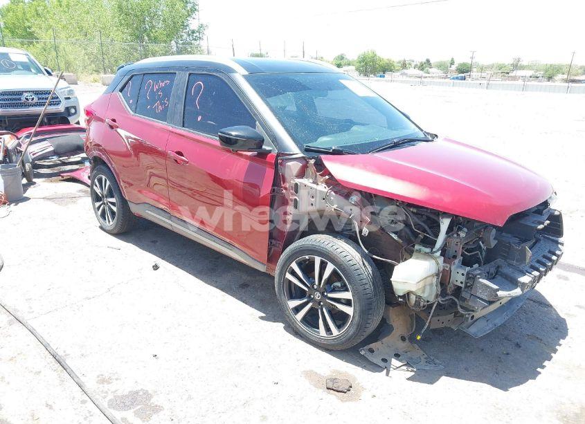 2019 Nissan Kicks SR (VIN 3N1CP5CU7KL553290) main photo