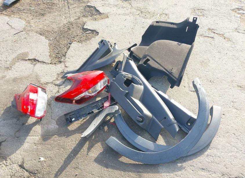 Photo 12 of 2019 Nissan Kicks S (VIN 3N1CP5CU7KL557078)