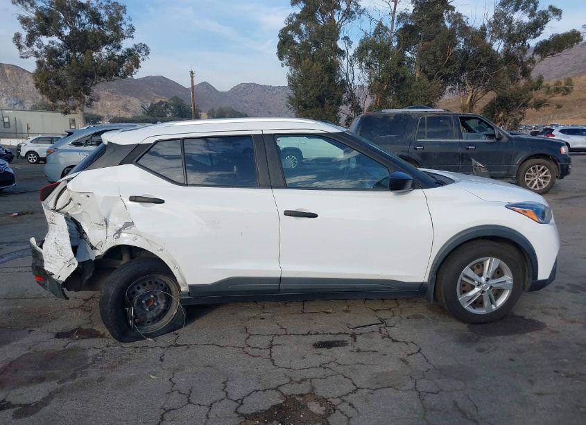 Photo 14 of 2019 Nissan Kicks S (VIN 3N1CP5CU7KL557078)