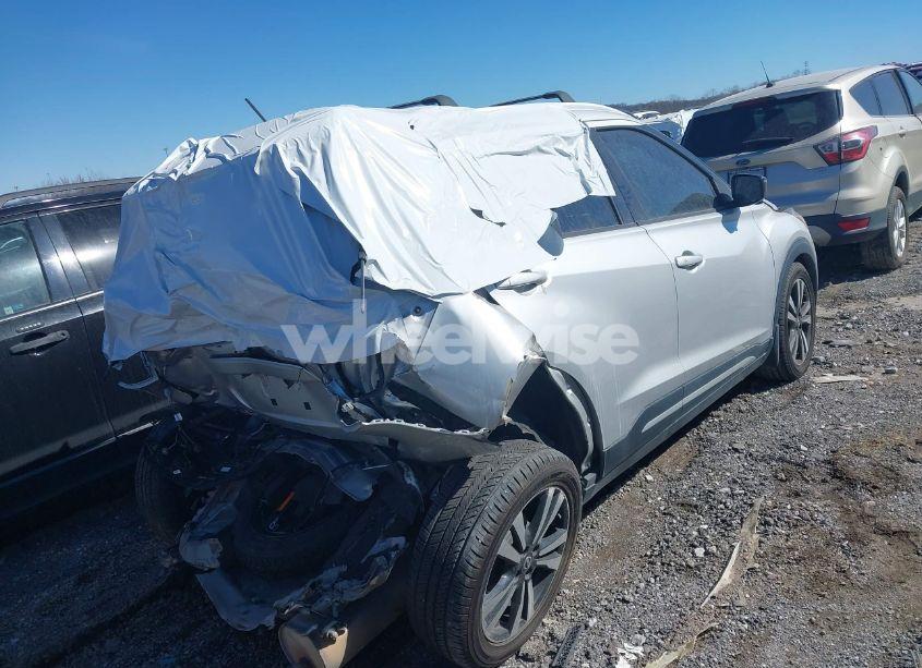 Photo 4 of 2019 Nissan Kicks SR (VIN 3N1CP5CU7KL561275)