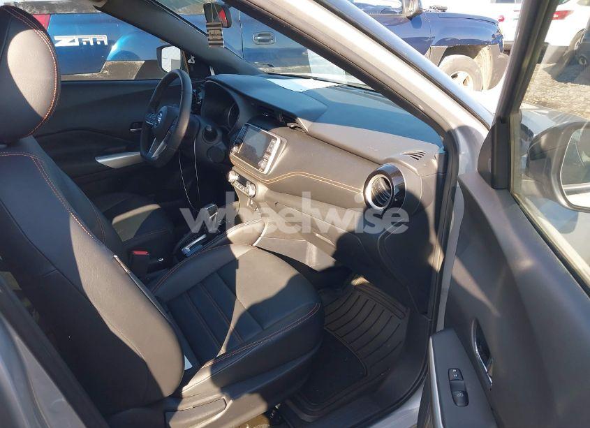 Photo 5 of 2019 Nissan Kicks SR (VIN 3N1CP5CU7KL561275)