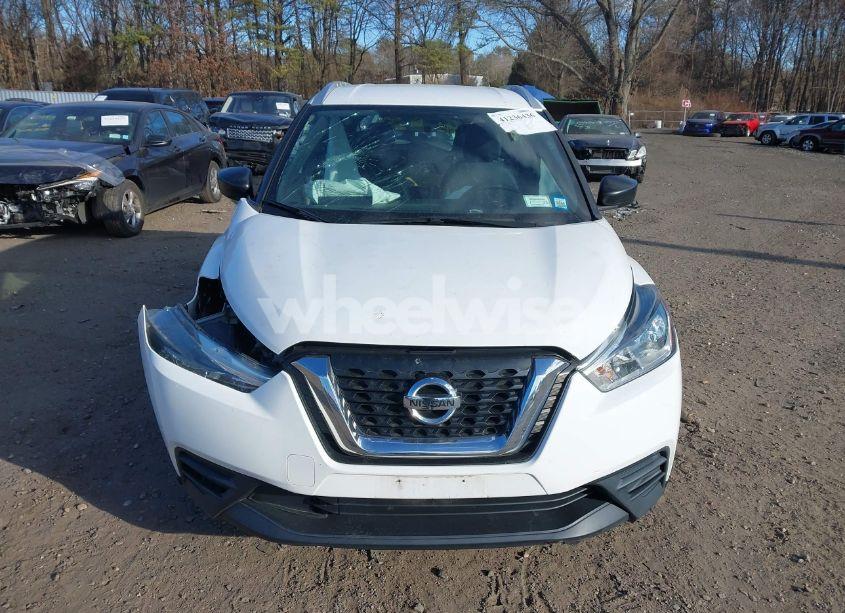 Photo 12 of 2018 Nissan Kicks S (VIN 3N1CP5CU8JL514013)