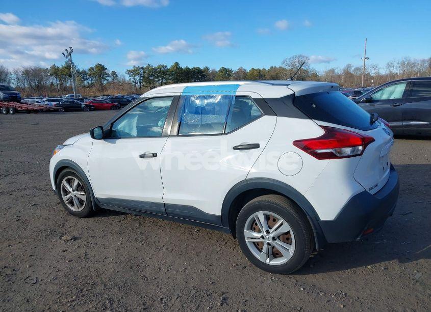 Photo 14 of 2018 Nissan Kicks S (VIN 3N1CP5CU8JL514013)