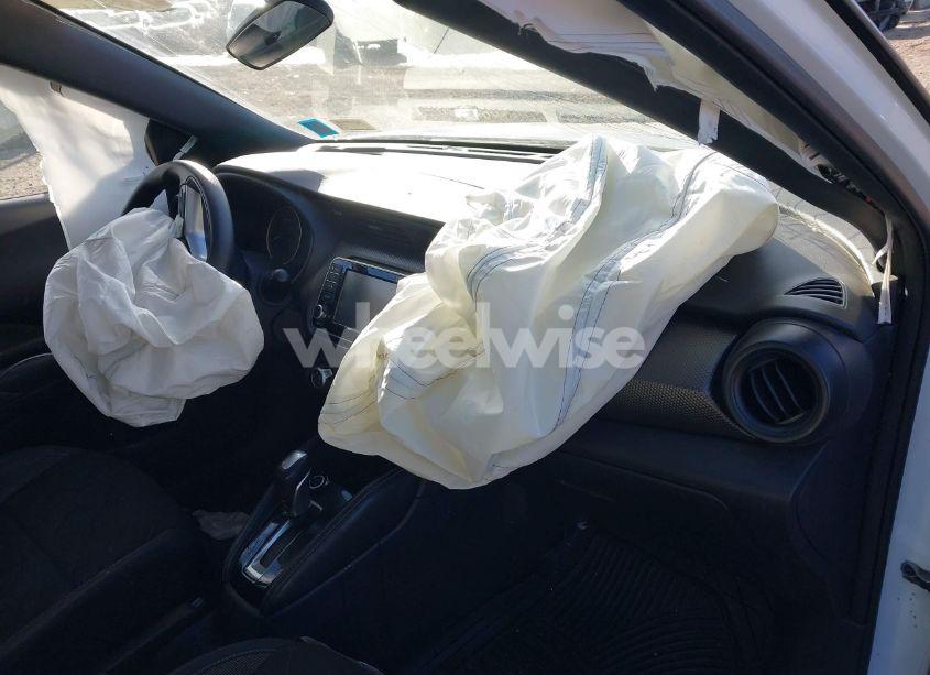 Photo 5 of 2018 Nissan Kicks S (VIN 3N1CP5CU8JL514013)