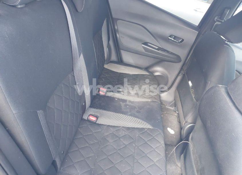 Photo 8 of 2018 Nissan Kicks SV (VIN 3N1CP5CU8JL518157)