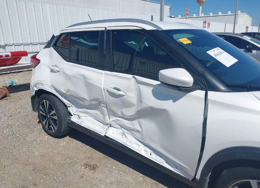 Photo 6 of 2018 Nissan Kicks SV (VIN 3N1CP5CU8JL530406)