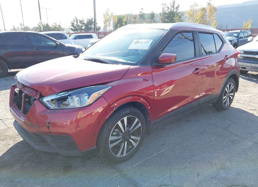 Photo 2 of 2018 Nissan Kicks SV (VIN 3N1CP5CU8JL535699)