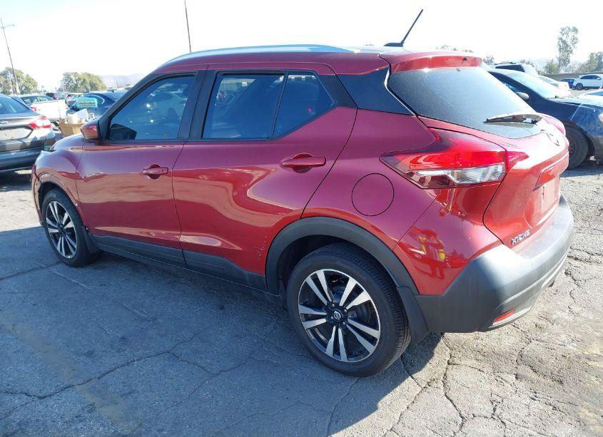 Photo 3 of 2018 Nissan Kicks SV (VIN 3N1CP5CU8JL535699)