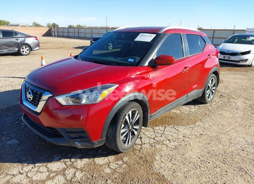 Photo 2 of 2019 Nissan Kicks SV (VIN 3N1CP5CU8KL516121)