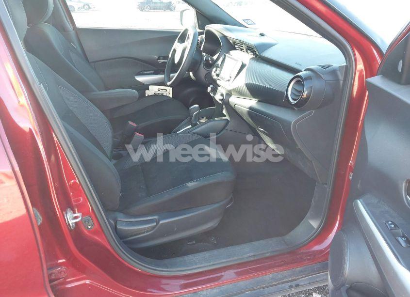 Photo 5 of 2019 Nissan Kicks SV (VIN 3N1CP5CU8KL516121)