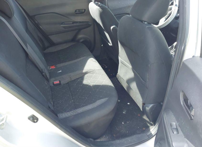 Photo 8 of 2019 Nissan Kicks S (VIN 3N1CP5CU8KL532674)