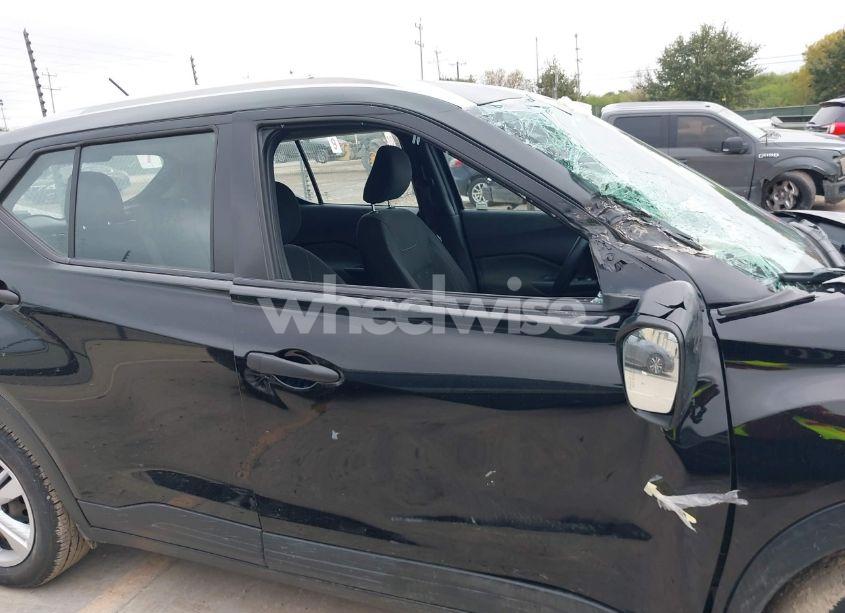 Photo 13 of 2019 Nissan Kicks S (VIN 3N1CP5CU8KL533193)