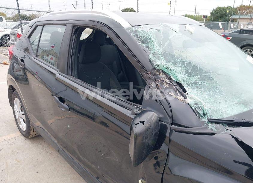 Photo 17 of 2019 Nissan Kicks S (VIN 3N1CP5CU8KL533193)