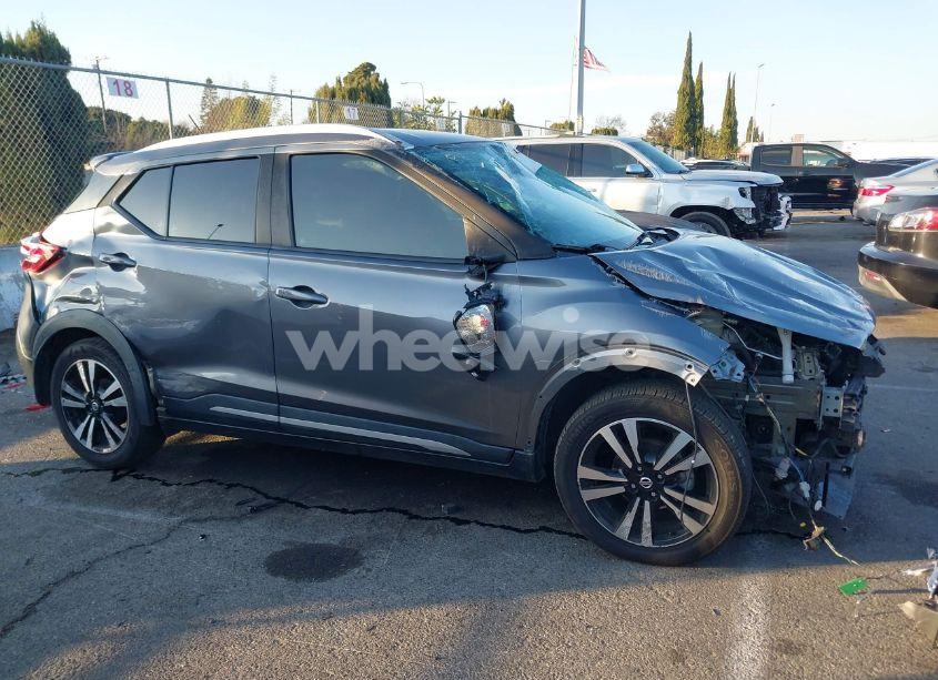 Photo 13 of 2019 Nissan Kicks SR (VIN 3N1CP5CU8KL539317)
