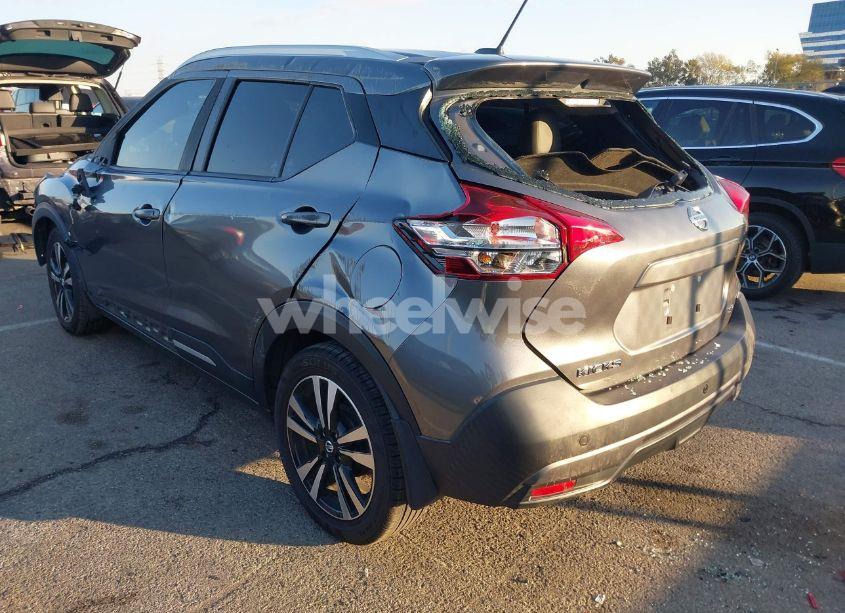 Photo 3 of 2019 Nissan Kicks SR (VIN 3N1CP5CU8KL539317)