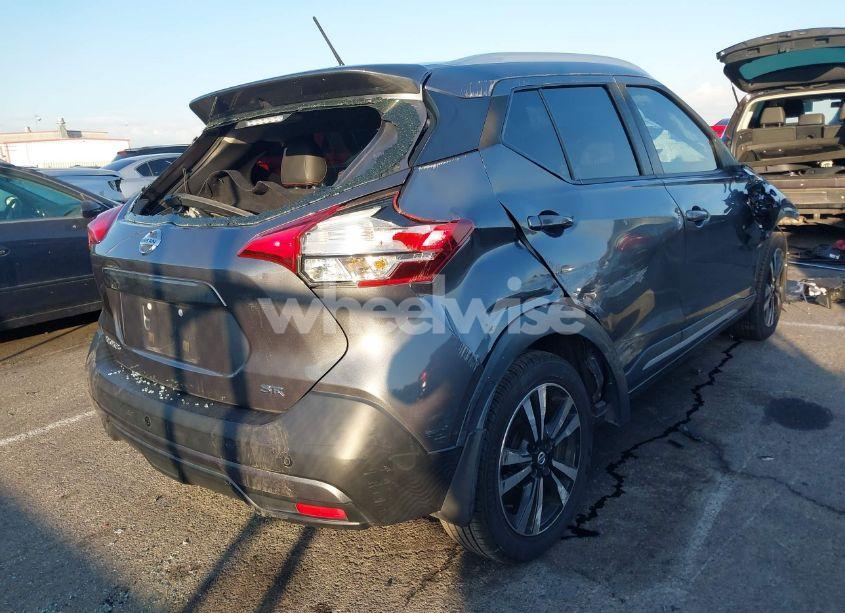 Photo 4 of 2019 Nissan Kicks SR (VIN 3N1CP5CU8KL539317)