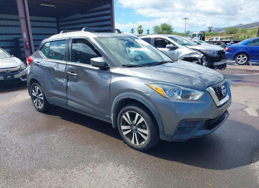 2019 Nissan Kicks SV (VIN 3N1CP5CU8KL555257) main photo