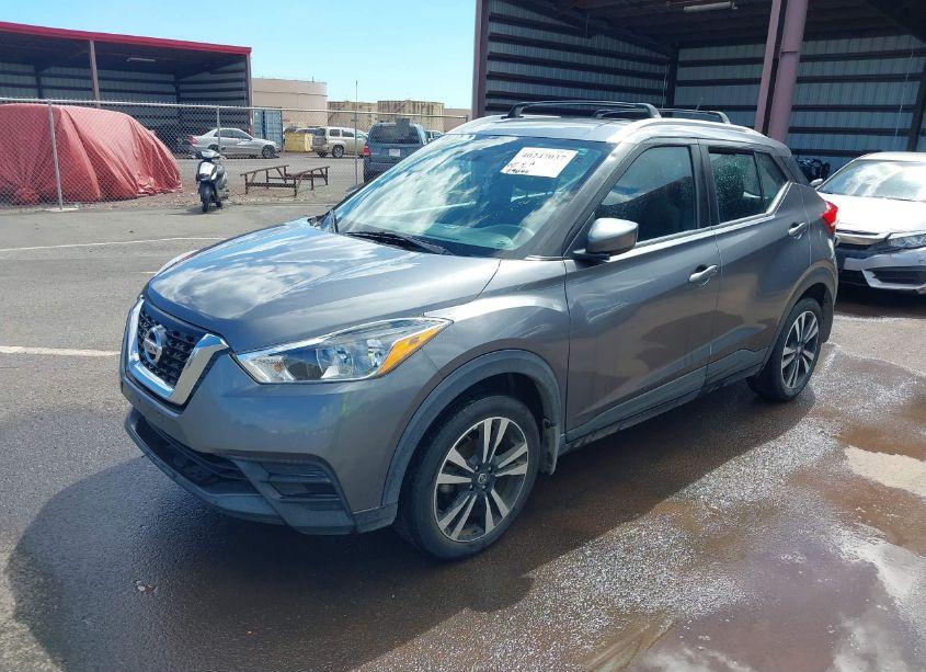 Photo 2 of 2019 Nissan Kicks SV (VIN 3N1CP5CU8KL555257)