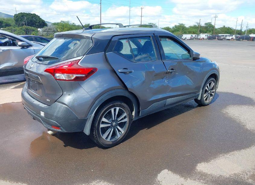 Photo 4 of 2019 Nissan Kicks SV (VIN 3N1CP5CU8KL555257)