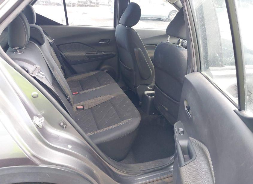 Photo 8 of 2019 Nissan Kicks SV (VIN 3N1CP5CU8KL555257)