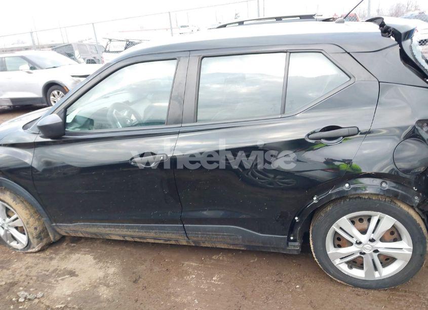 Photo 14 of 2019 Nissan Kicks S (VIN 3N1CP5CU8KL564248)