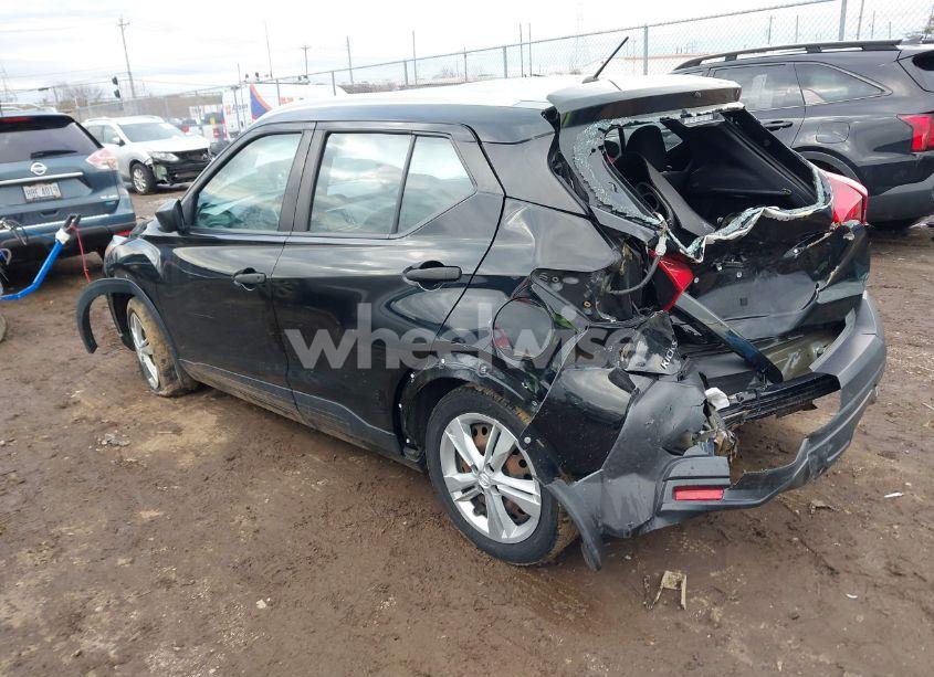 Photo 3 of 2019 Nissan Kicks S (VIN 3N1CP5CU8KL564248)