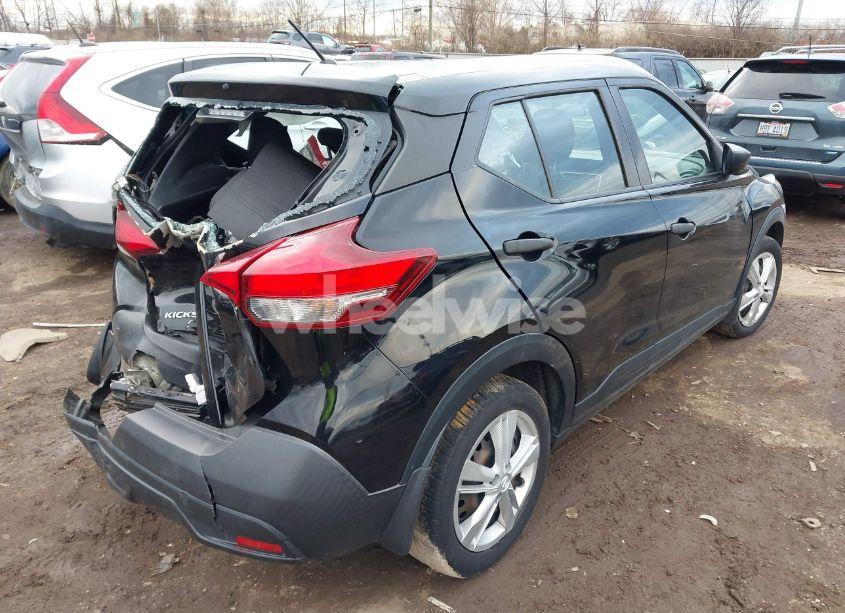 Photo 4 of 2019 Nissan Kicks S (VIN 3N1CP5CU8KL564248)