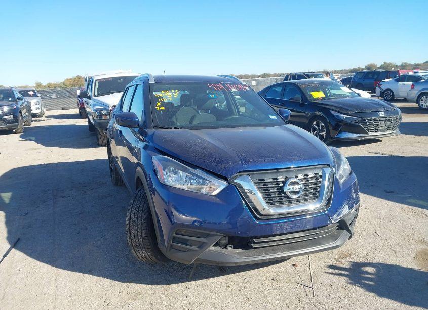 2018 Nissan Kicks SV (VIN 3N1CP5CU9JL501402) main photo